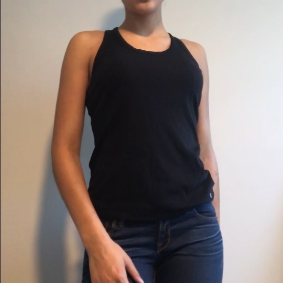 Black tank top - Picture 2 of 3